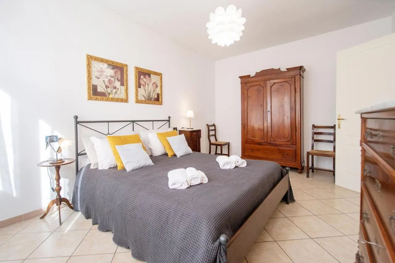 Liala Home Lucca 0*,  İtalya